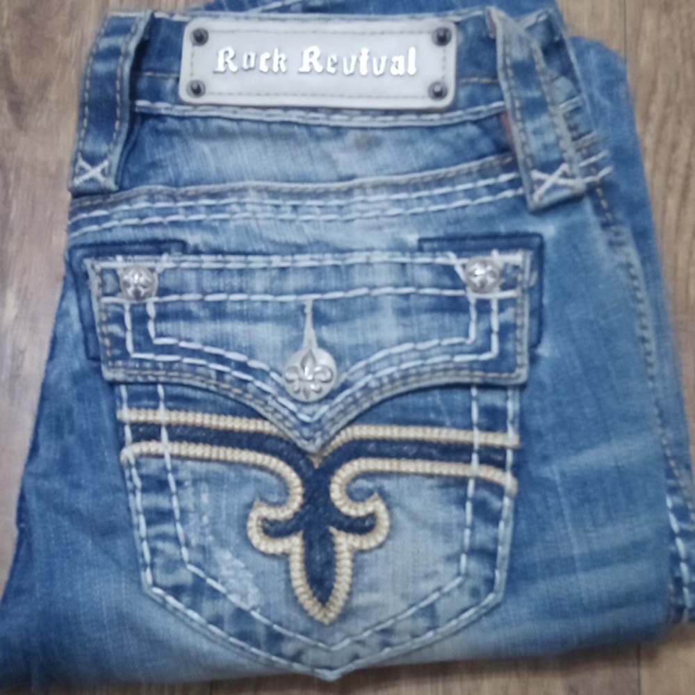 Rock Revival NWOT Women's 26 Straight Fading Whiskering Effects DEFECT